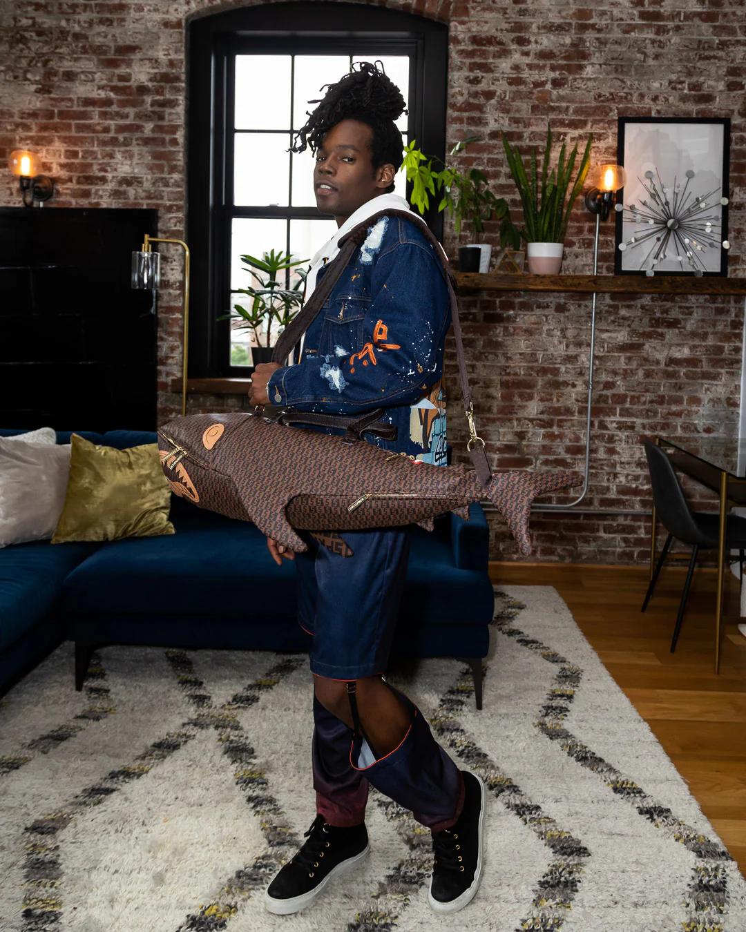 SHARKFINITY SHARK SHAPE DUFFLE | Sprayground New