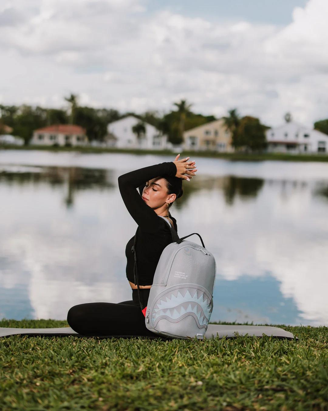 SHARK CENTRAL ICE MESH BACKPACK | Sprayground Popular