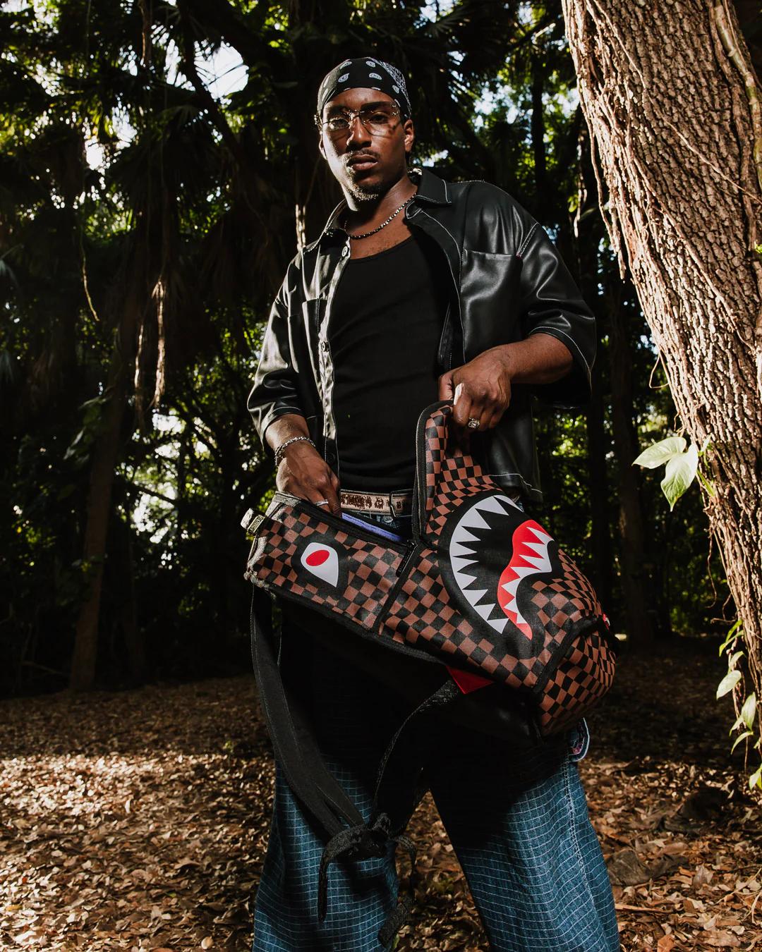 NOOO WAY!!! A REVERSIBLE BACKPACK - PURPLE VELOUR TO OG SHARKS IN PARI | Sprayground Exclusive