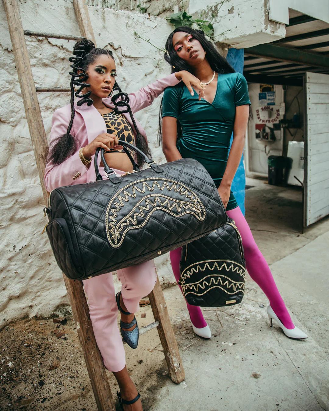 NOIR QUILT GOLD CHAIN SHARK DUFFLE | Sprayground Classic