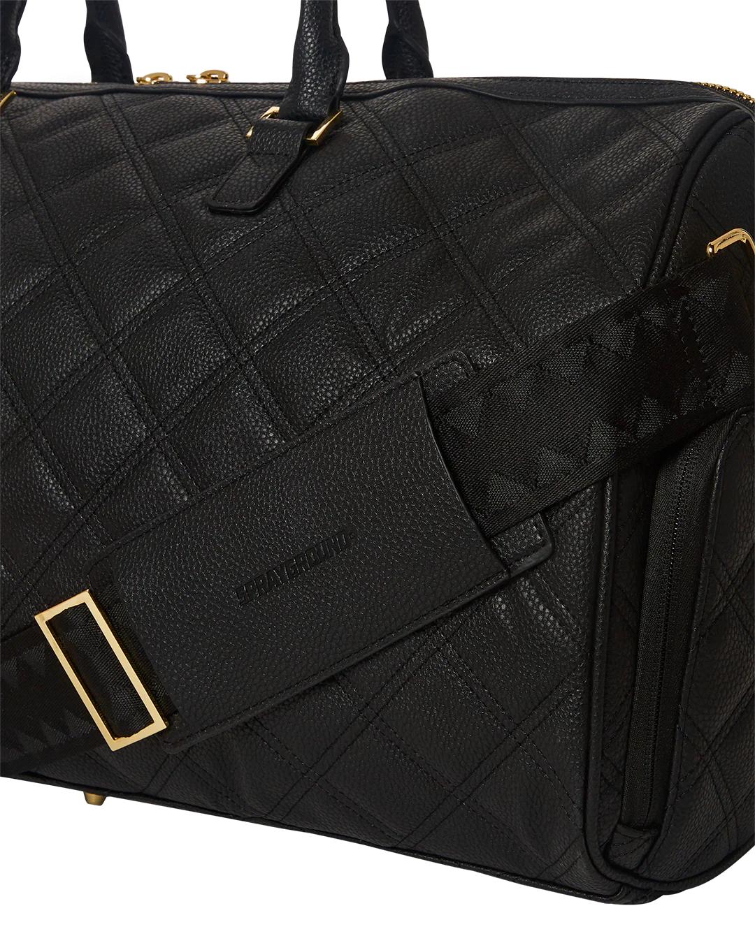NOIR QUILT GOLD CHAIN SHARK DUFFLE | Sprayground Classic
