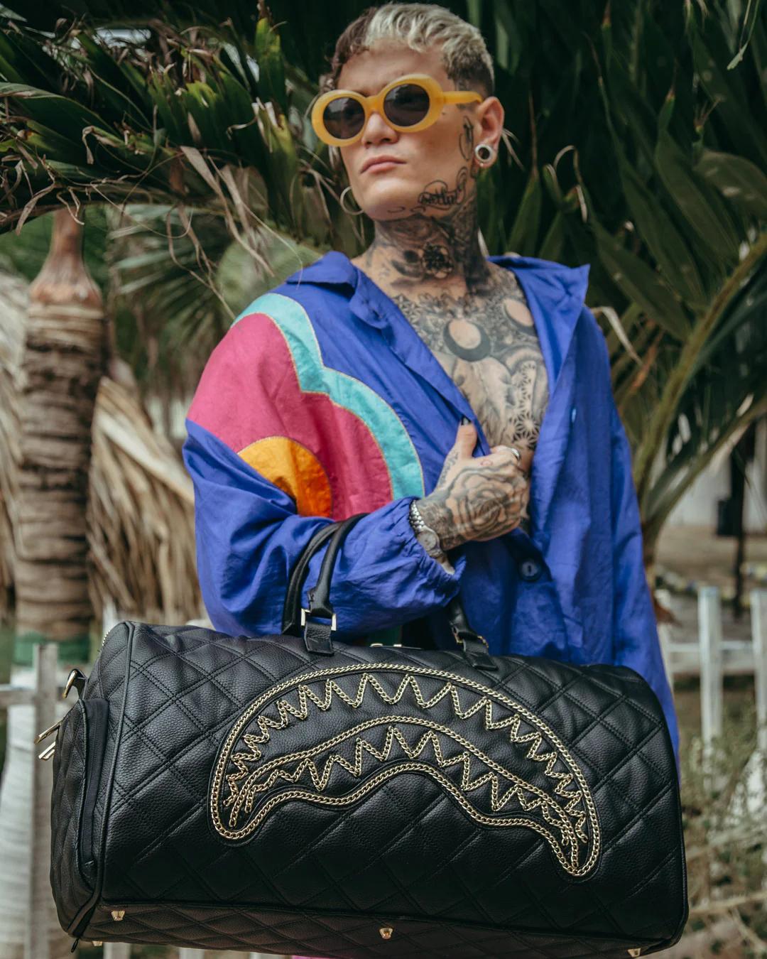 NOIR QUILT GOLD CHAIN SHARK DUFFLE | Sprayground Classic