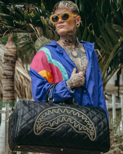 NOIR QUILT GOLD CHAIN SHARK DUFFLE | Sprayground Classic