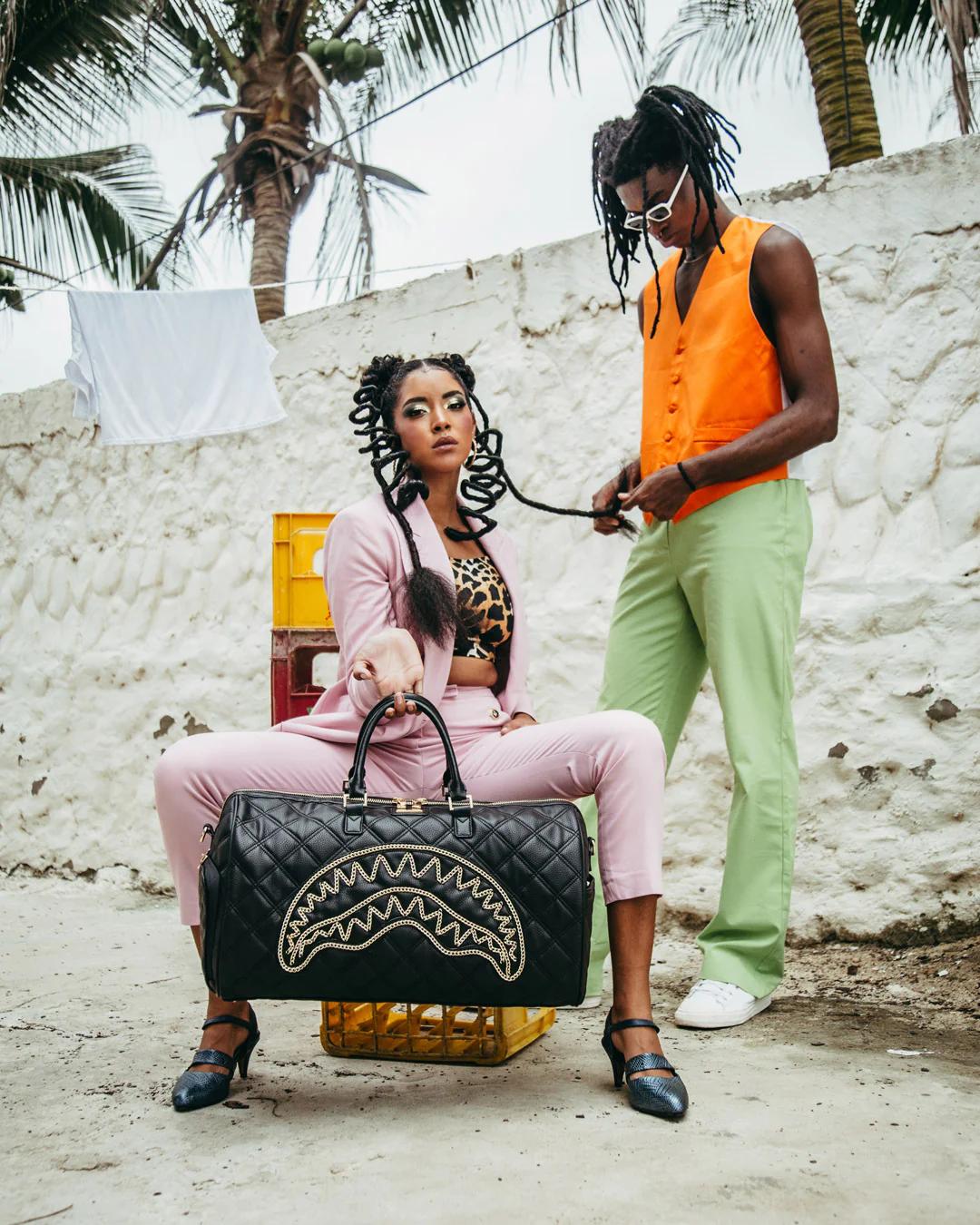 NOIR QUILT GOLD CHAIN SHARK DUFFLE | Sprayground Classic