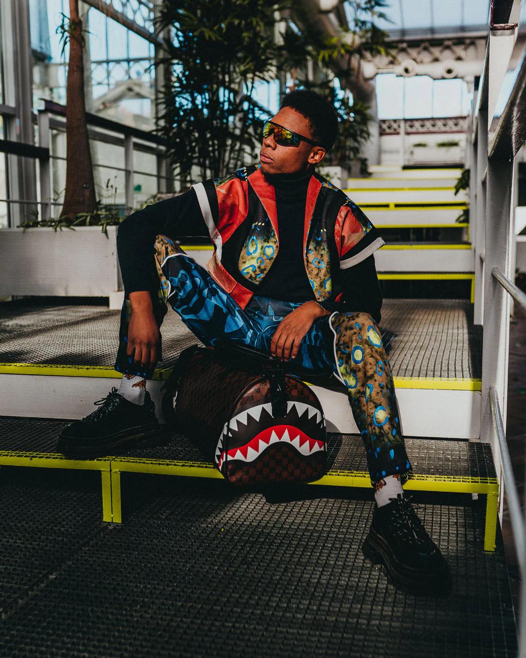 SHARKS AND SKULLS DUFFLE | Sprayground Great Value