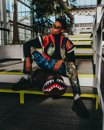 SHARKS AND SKULLS DUFFLE | Sprayground Great Value