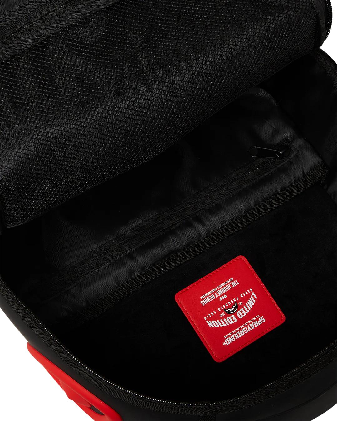 MADNESS SHARK DLXV BACKPACK | Sprayground Classic