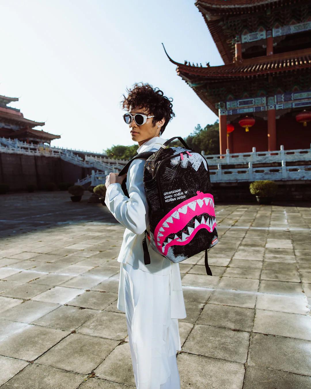 SHARK CENTRAL ACRYLIC ART DLX COTTON BACKPACK | Sprayground Exclusive