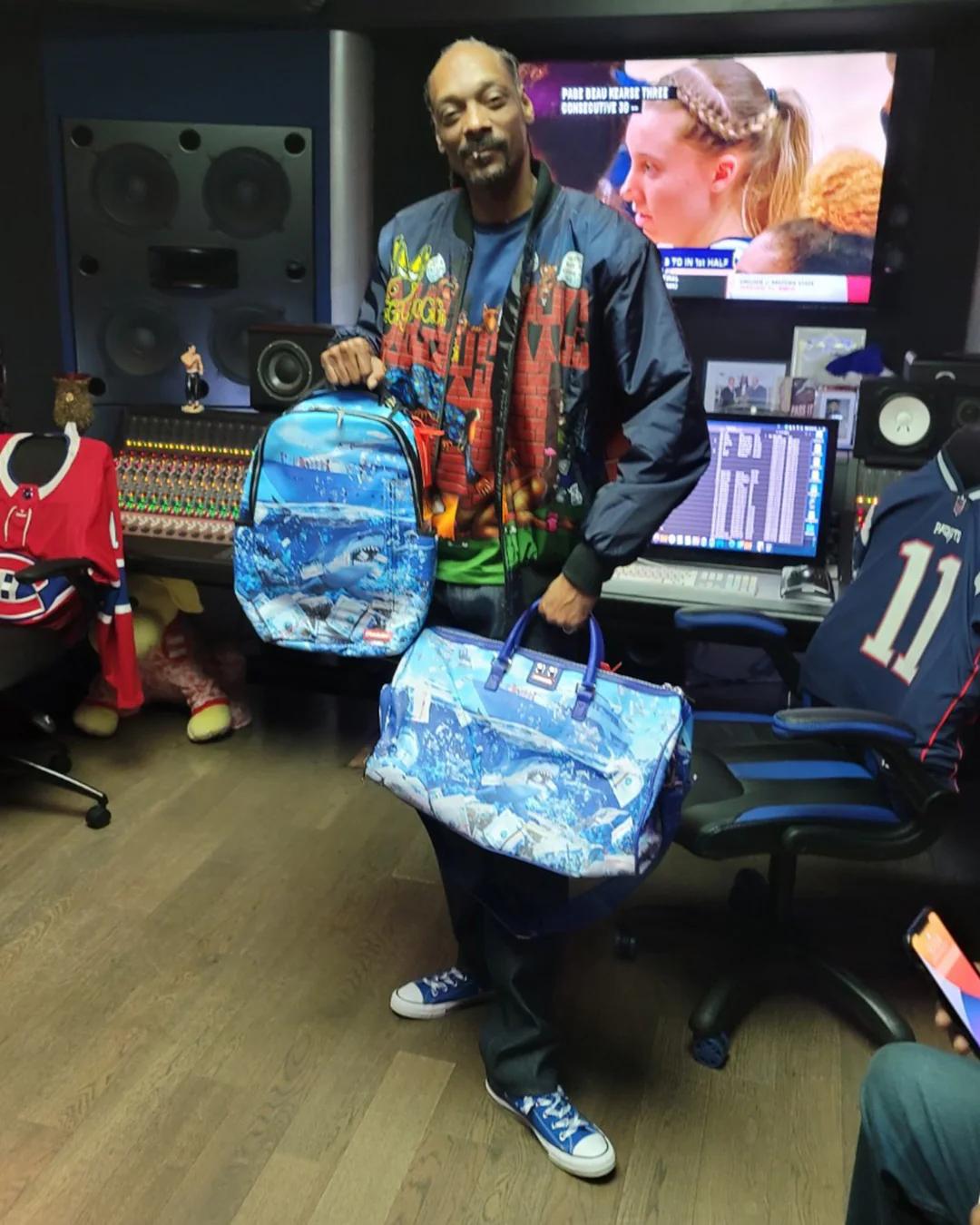 THE SHARK PARTY DUFFLE | Sprayground New