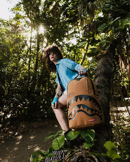 SHARK CENTRAL INTERIOR DLX BACKPACK | Sprayground Featured