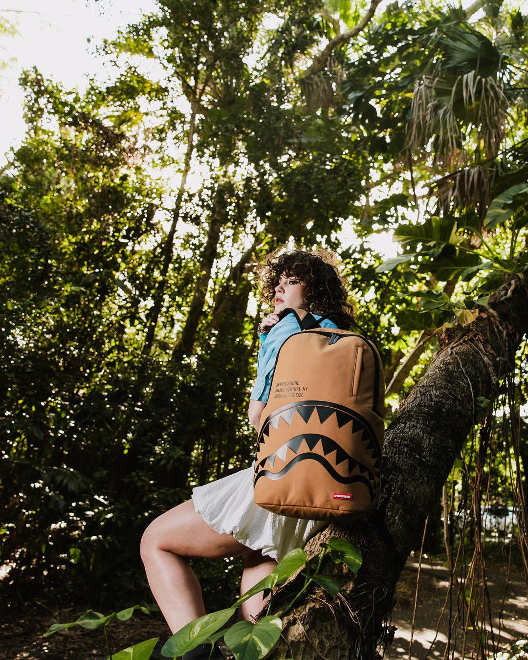 SHARK CENTRAL INTERIOR DLX BACKPACK | Sprayground Featured